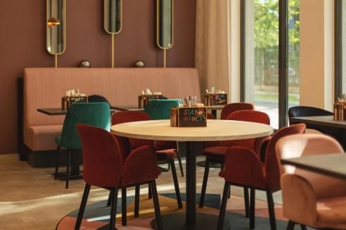 Holiday Inn – the niu, Loco Munich North by IHG - Food and beverages - 2
