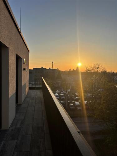 Mikes Apartments Munich - Balcony/terrace - 4