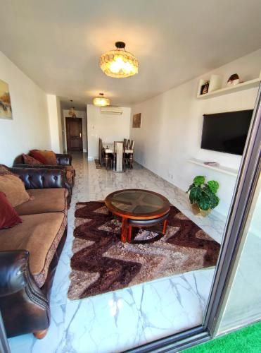 Porto Said شاليه ملكى صف اول بحر بورتو سعيد - Shared lounge/TV area - 2