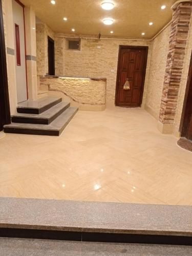 Room in santa maria tower hy ell dollar photo 5