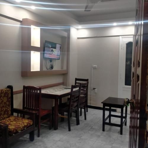 Room in santa maria tower hy ell dollar photo 4