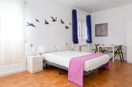Monrooms Barcelona Apartments photo 3