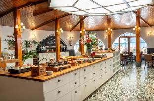 Meson Castilla Hotel photo 5