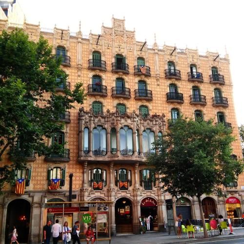 Hostal Lesseps - Nearby attraction