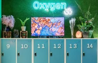 OXYGEN HOSTEL - Shared lounge/TV area
