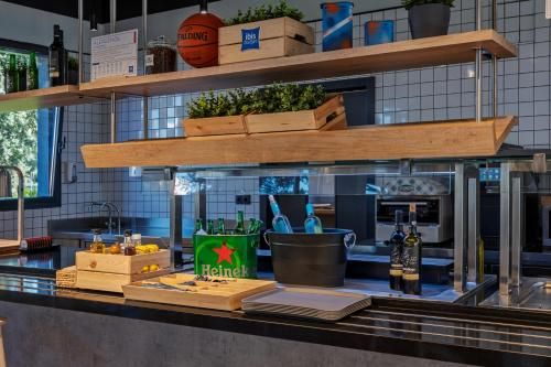 ibis budget Madrid Aeropuerto photo 3