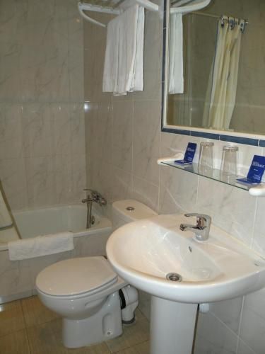 Hostal Benamar - Bathroom - 3