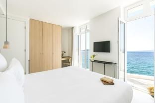 Les Bords De Mer main photo