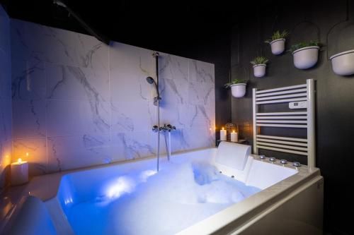 THEM'APPARTS BORDEAUX Sainte Croix photo 4