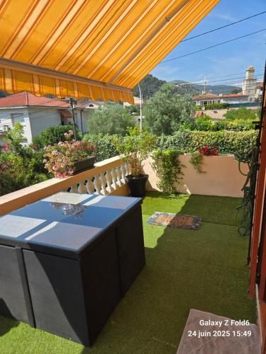 4 logements a La Trinite proche de Nice 15 mn, Monaco 20 mn et l'Italie 30 mn 2 Chambres et 2 Studio photo 3