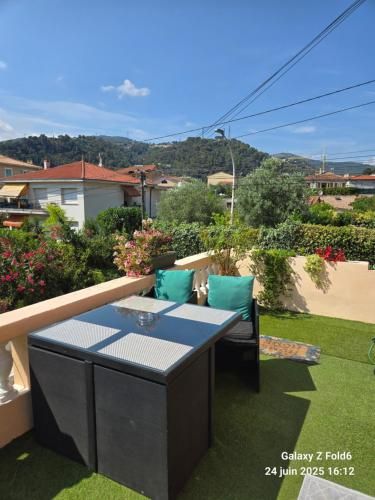 4 logements a La Trinite proche de Nice 15 mn, Monaco 20 mn et l'Italie 30 mn 2 Chambres et 2 Studio photo 2