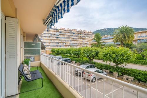 Modern apartment, steps from tramway - Balcony/terrace - 2