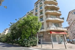 Lavie Maison | Hot Tub Seaside Studio photo 4