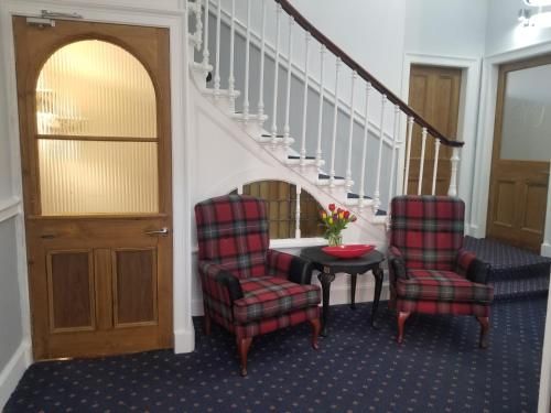 Mayfield Suites - Entrance - 4