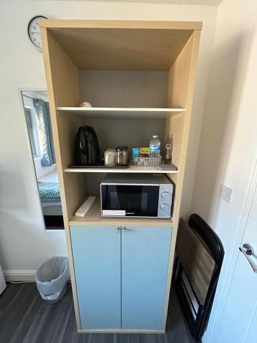 Private Room & En-Suite Bathroom - Long Term Stays & Contractors Welcomed photo 2