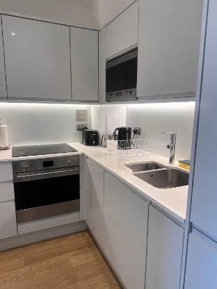 Cozy one bedroom with a Big Balcony and parking photo 2