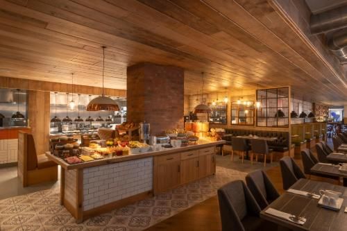 Maldron Hotel Finsbury Park, London - Food and beverages