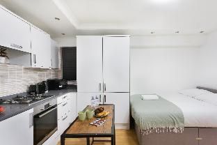 London Queen's Eurostar - Kings Cross main photo