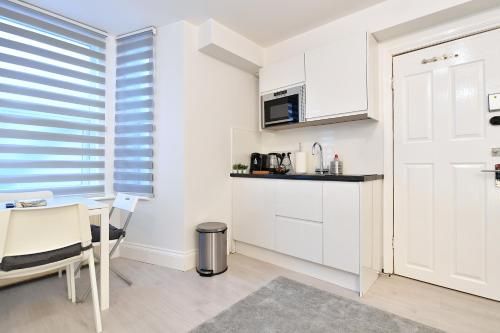 Stylish Studios by Luxestays Shepherds Bush - Facilities - 4