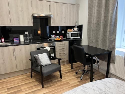 The Grande Residence - Close to Central London & Next to Northfield Tube station - Kitchen - 4