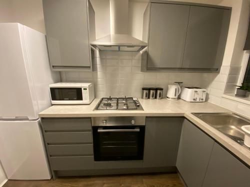 Apartment 20 @ Excel London - Kitchen - 2