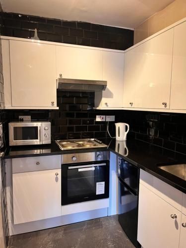 Ullet Suites - Kitchen - 1