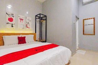 RedDoorz @ Manukan Surabaya - Bed - 2