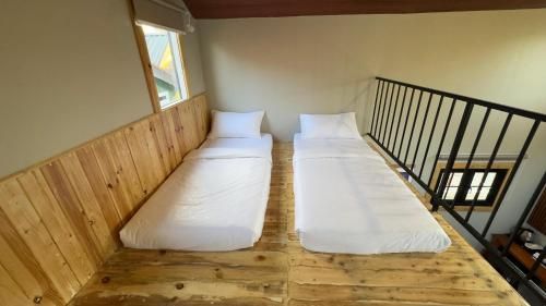 KUMA KUMI VILLAGE - Colorful Cabins in Maribaya, Lembang photo 2