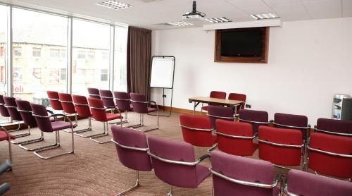 Leonardo Hotel Cork - Business center - 3