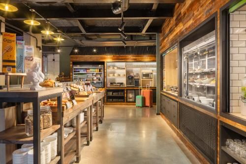 Moxy Cork - Food and beverages
