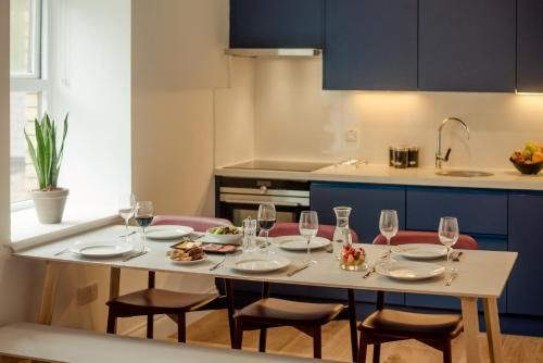Hotel Isaacs Cork City - Kitchen - 4