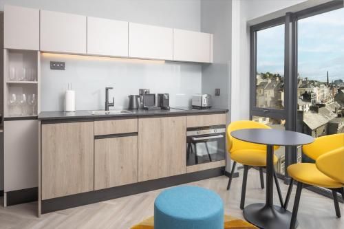 Residence Inn by Marriott Cork - Kitchen - 1