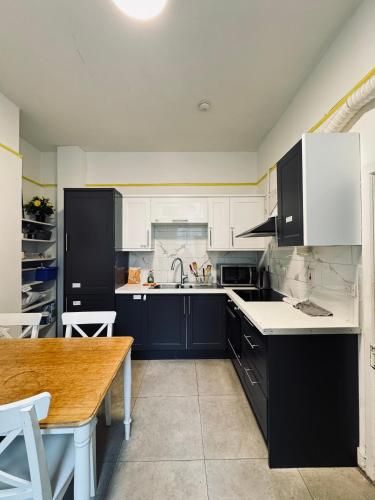 13 Summerhill South Cork Accommodation - Kitchen