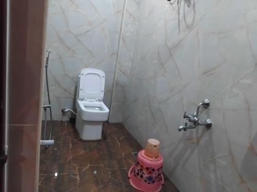 Super Hotel O Kilambakkam New Bus Terminal Formerly TAD Homes - Bathroom - 3