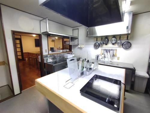 Hakuba Norikura Wakaguri Guesthouse - Kitchen - 4