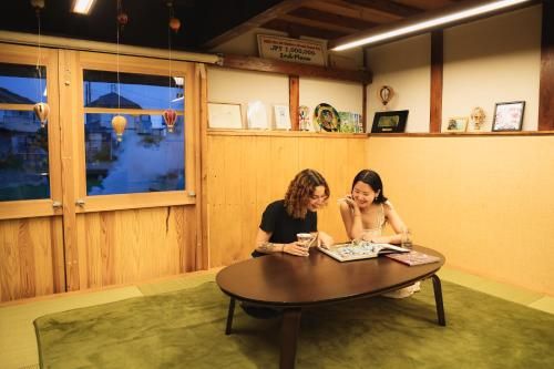 Solabase - Shared lounge/TV area - 4