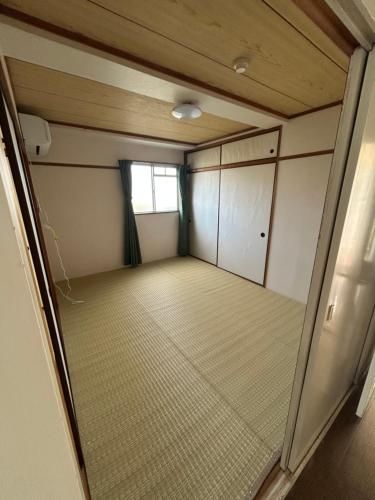 彦根びわこホテル裏のマンション 一室貸し切り50台無料駐車場付き台所あり自転車貸出可 BbQ可 ペット同伴可 photo 5