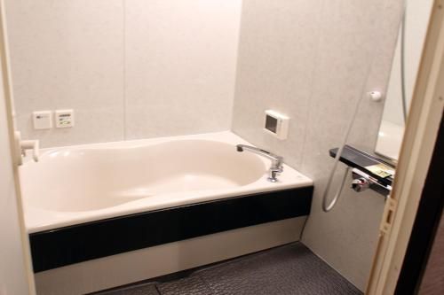 Hida Takayama Hotel Viera Resort (Adult Only) - Bathroom - 2