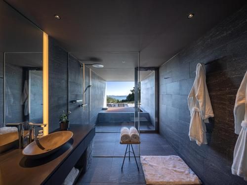 TAYUTA amakusa photo 2