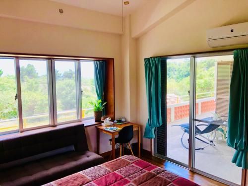 Tom and Rimi's photo 5