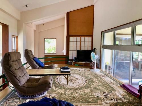 Tom and Rimi's photo 4