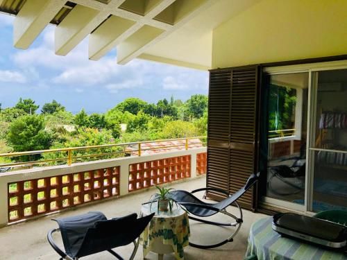 Tom and Rimi's photo 2