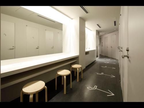 9h nine hours woman Kanda - Facilities