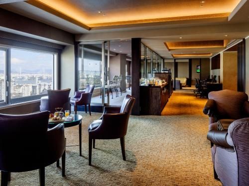 Kobe Bay Sheraton Hotel & Towers - Shared lounge/TV area - 1