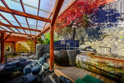 Uesugi no Miyu Gotenmori - Open air bath - 1