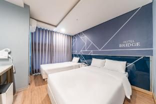 Hotel Bridge main photo