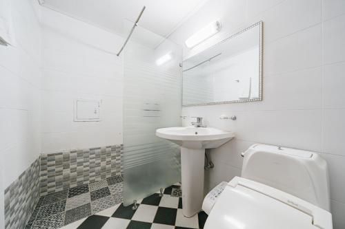 Jeju B Hotel photo 5