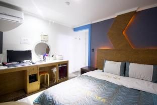 Busan Gupo Cats photo 2