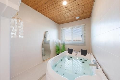 Gyeongju Insta Spa Pension Spa, Individual BBQ photo 3