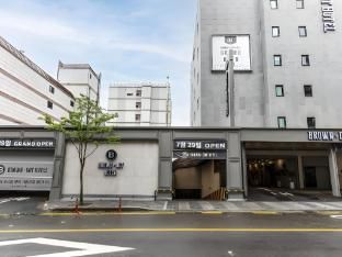 Incheon Jakjeon Brown Dot photo 4